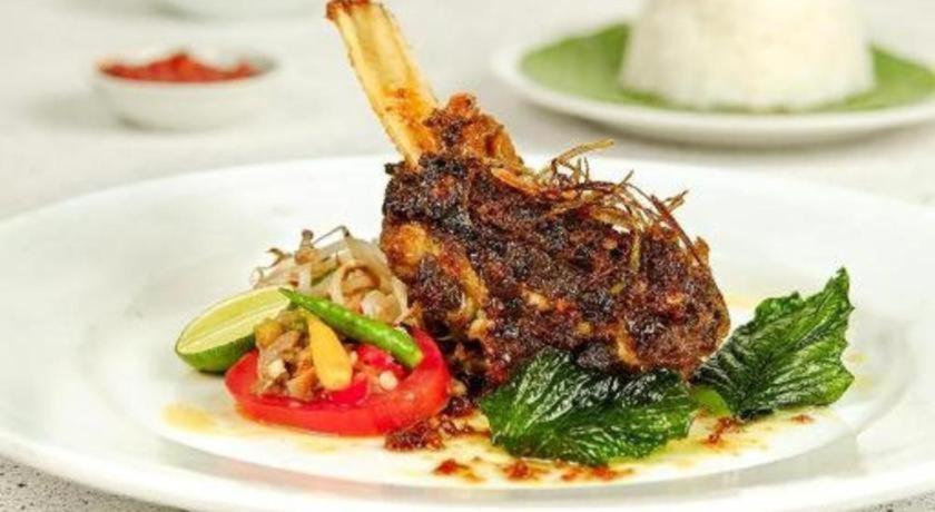 Grage Jogja Hotel ยอกยาการ์ตา ภายนอก รูปภาพ
