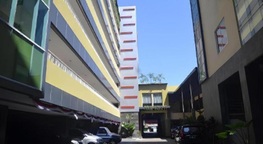 Grage Jogja Hotel ยอกยาการ์ตา ภายนอก รูปภาพ